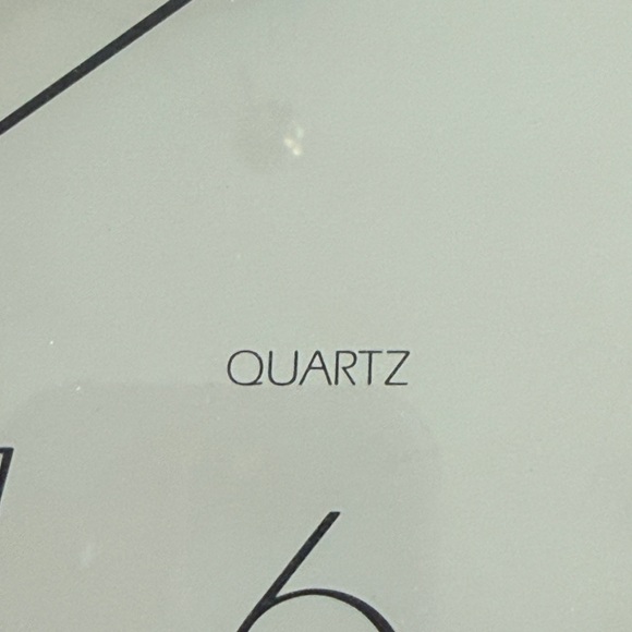 Vintage 70s Cosmo Quartz Wall Clock w/Colorful Frame. Battery operated. Works! - Picture 4 of 6